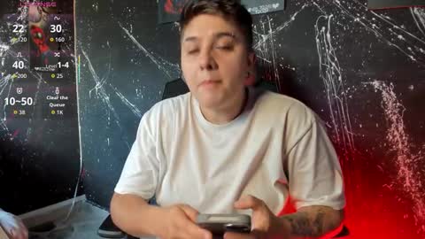 Snapshot of iangilbert chatting on October 25, 9:53 pm ian online show from October 25, 9:53 pm