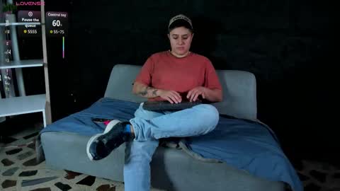 Snapshot of iangilbert chatting on November 6, 9:15 pm ian online show from November 6, 9:15 pm