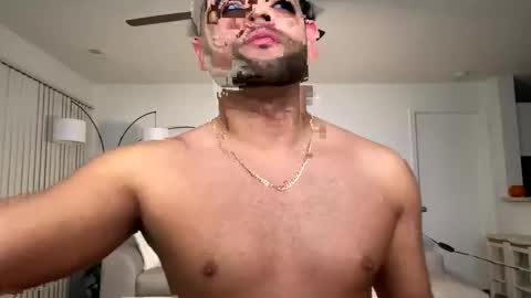 Snapshot of ianrijos01 chatting on October 16, 3:07 am DickFixx online show from October 16, 3:07 am