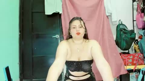 Snapshot of iansofy27 chatting on January 25, 1:21 am ansifia online show from January 25, 1:21 am