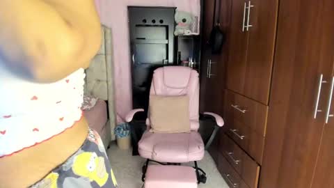 Snapshot of ibby_fay chatting on September 26, 5:44 am Daniela online show from September 26, 5:44 am