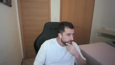 iberian_macho online show from November 14, 8:57 am