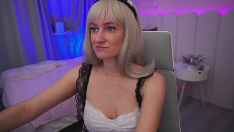 Snapshot of ice_kitty chatting on December 22, 5:12 am ice_kitty online show from December 22, 5:12 am