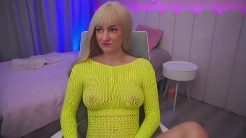 Snapshot of ice_kitty chatting on January 8, 4:44 am ice_kitty online show from January 8, 4:44 am