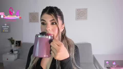 Snapshot of ice_y_abigail chatting on December 3, 12:14 pm ice_y_abigail online show from December 3, 12:14 pm