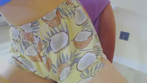 Snapshot of icebaby16 chatting on December 18, 10:02 pm Ice online show from December 18, 10:02 pm