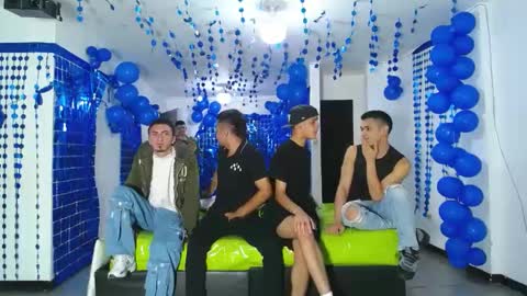 Snapshot of icevermilk chatting on December 27, 6:10 pm THOMAS AND DAMIAND online show from December 27, 6:10 pm