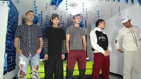 Snapshot of icevermilk chatting on March 1, 12:45 pm THOMAS AND DAMIAND online show from March 1, 12:45 pm