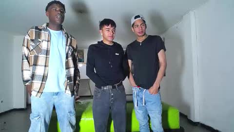 Snapshot of icevermilk chatting on October 11, 12:47 pm THOMAS AND DAMIAND online show from October 11, 12:47 pm