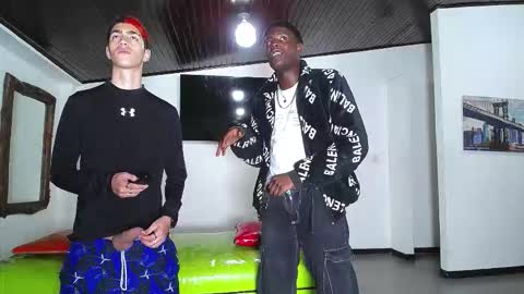 Snapshot of icevermilk chatting on October 27, 12:53 pm THOMAS AND DAMIAND online show from October 27, 12:53 pm