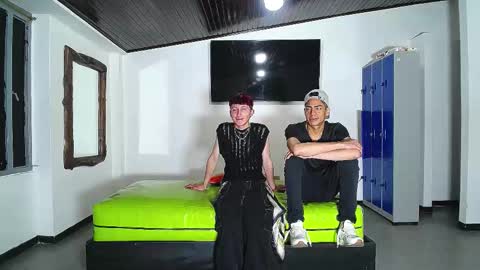 Snapshot of icevermilk chatting on November 12, 1:00 pm THOMAS AND DAMIAND online show from November 12, 1:00 pm