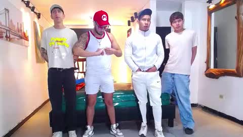 Snapshot of icevermilk chatting on December 14, 1:05 pm THOMAS AND DAMIAND online show from December 14, 1:05 pm