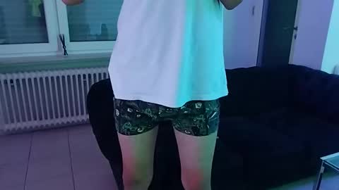 Snapshot of icheinfachich13 chatting on September 18, 1:18 am icheinfachich13 online show from September 18, 1:18 am