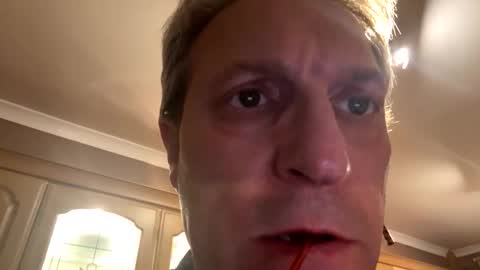 Snapshot of icums4u chatting on November 26, 7:37 pm icums4u online show from November 26, 7:37 pm