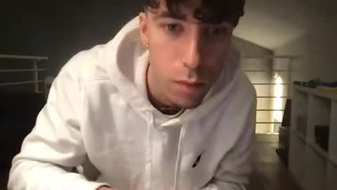 Snapshot of icyninesix chatting on December 17, 10:22 pm icyninesix online show from December 17, 10:22 pm