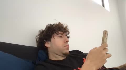 Snapshot of icyninesix chatting on November 21, 12:43 am icyninesix online show from November 21, 12:43 am