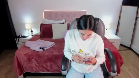 Snapshot of icysweetcam chatting on November 4, 10:03 am Icy online show from November 4, 10:03 am