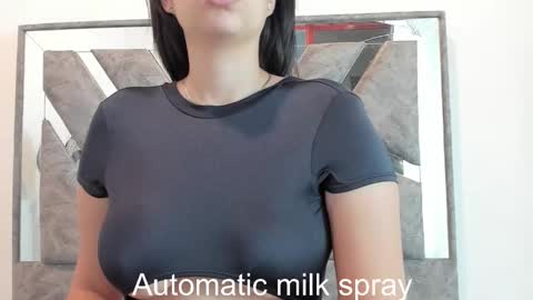 Snapshot of idarazanin24 chatting on December 17, 11:38 am Idara Zanin online show from December 17, 11:38 am