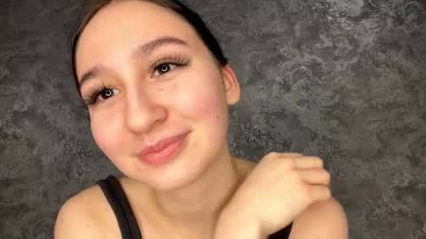 Snapshot of idellmannheim chatting on December 18, 4:24 pm Sofi online show from December 18, 4:24 pm