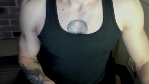 Snapshot of idkiww chatting on October 29, 7:26 pm yo online show from October 29, 7:26 pm