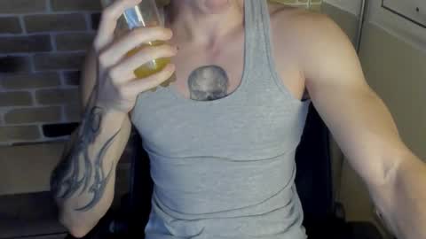 Snapshot of idkiww chatting on November 1, 8:55 pm yo online show from November 1, 8:55 pm