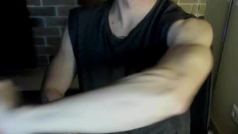 Snapshot of idkiww chatting on November 21, 7:34 pm yo online show from November 21, 7:34 pm