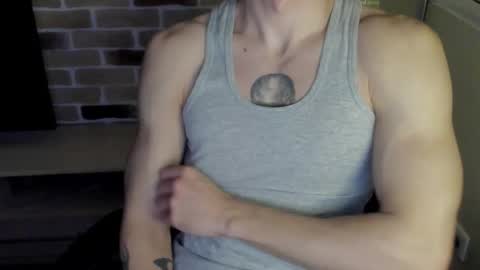 Snapshot of idkiww chatting on November 26, 7:48 pm yo online show from November 26, 7:48 pm