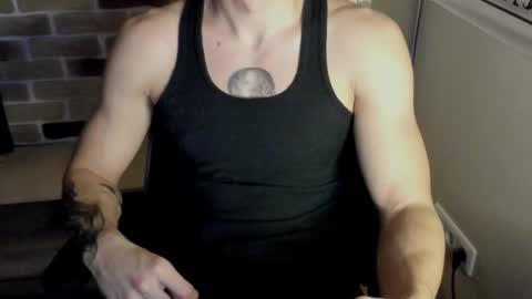 Snapshot of idkiww chatting on December 4, 9:45 pm yo online show from December 4, 9:45 pm