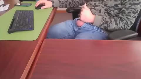 Snapshot of ifuk1stdate chatting on December 10, 6:38 pm Hung office Stud online show from December 10, 6:38 pm