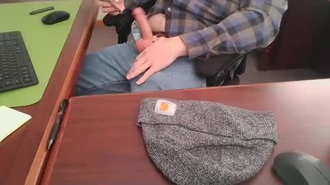 Snapshot of ifuk1stdate chatting on February 18, 6:15 pm Hung office Stud online show from February 18, 6:15 pm