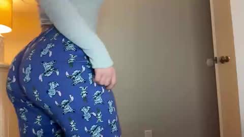 Snapshot of iheartcassie2844 chatting on December 14, 9:52 pm cassie online show from December 14, 9:52 pm