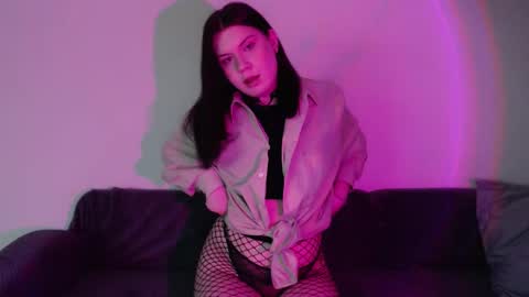 Snapshot of iintimate_flesh chatting on September 12, 12:11 am Vella online show from September 12, 12:11 am