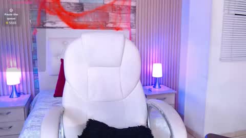 Snapshot of iisabella_smith_ chatting on October 29, 7:59 pm Isa online show from October 29, 7:59 pm