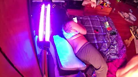 ike6oodnigh online show from December 15, 3:16 pm