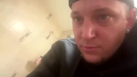 iknowuslut online show from April 8, 11:43 am