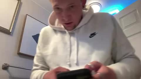 iknowuslut online show from April 21, 7:47 am