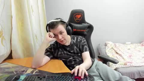 iliaskris online show from November 20, 1:44 pm