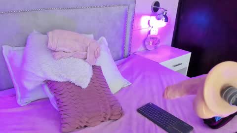 ILY   online show from February 16, 1:25 am