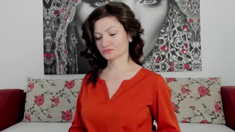 Snapshot of illegalbeauty87 chatting on December 15, 8:13 pm Ingrid or more easier...Miss GoDDess Mistress online show from December 15, 8:13 pm