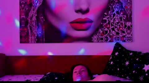 Snapshot of illegalbeauty87 chatting on May 22, 11:49 am Ingrid or more easier...Miss GoDDess Mistress online show from May 22, 11:49 am