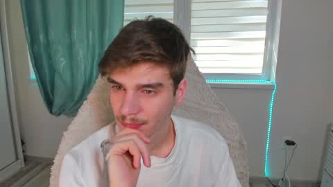 Snapshot of illusions888 chatting on January 27, 10:06 am D-Illusion online show from January 27, 10:06 am