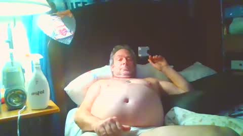 ilovetoshowoffagain online show from September 18, 7:10 am