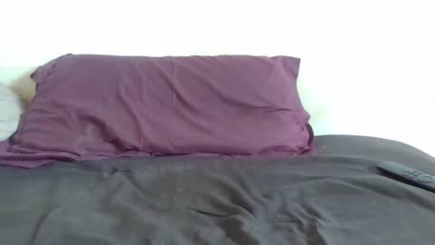 Snapshot of iluchans chatting on December 19, 9:40 am Illuchans online show from December 19, 9:40 am