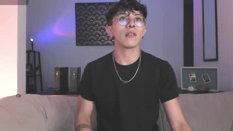 Snapshot of im__thomas chatting on October 3, 4:31 am IM THOMAS online show from October 3, 4:31 am