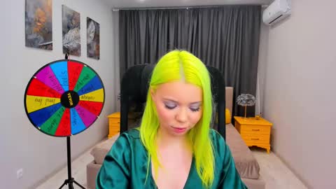 Roxy online show from March 4, 9:32 pm