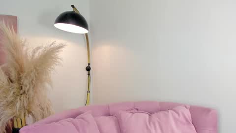 Snapshot of im_alejandra_ chatting on October 19, 1:17 am Aleja online show from October 19, 1:17 am