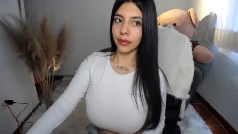 Alyn online show from December 2, 3:40 pm