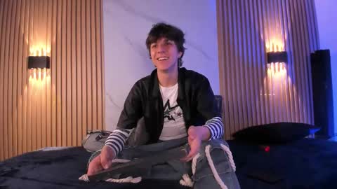 daren online show from December 16, 1:43 am