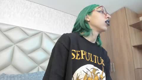 Snapshot of im_gaia chatting on September 15, 12:27 pm Im Gaia online show from September 15, 12:27 pm