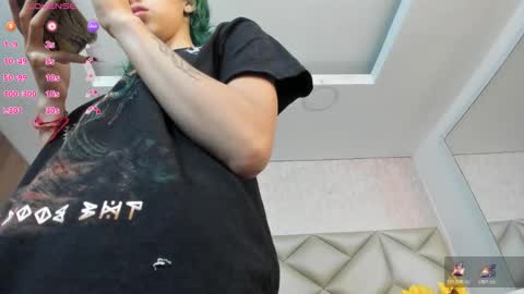 Snapshot of im_gaia chatting on November 6, 12:06 pm Im Gaia online show from November 6, 12:06 pm